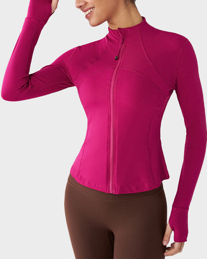 Eng anliegende Sportjacke