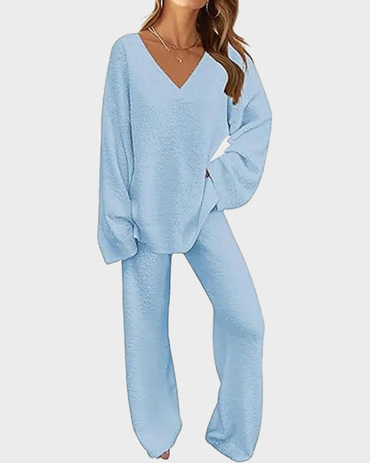 Weiches und kuscheliges Loungewear-Set mit V-Ausschnitt