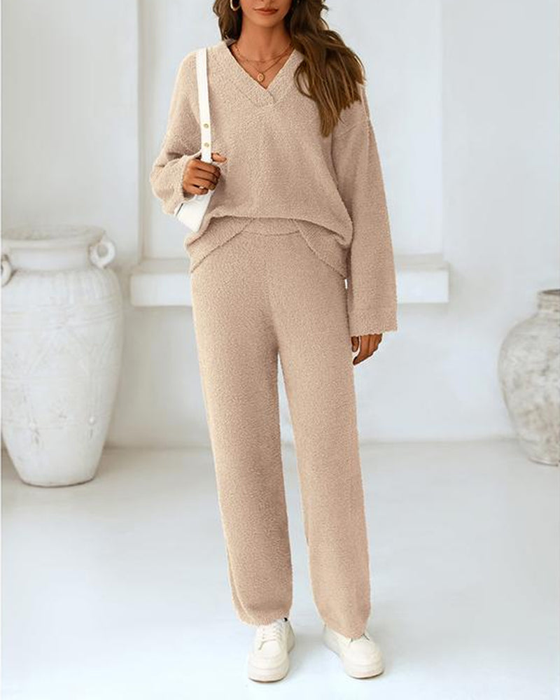 Weiches und kuscheliges Loungewear-Set mit V-Ausschnitt
