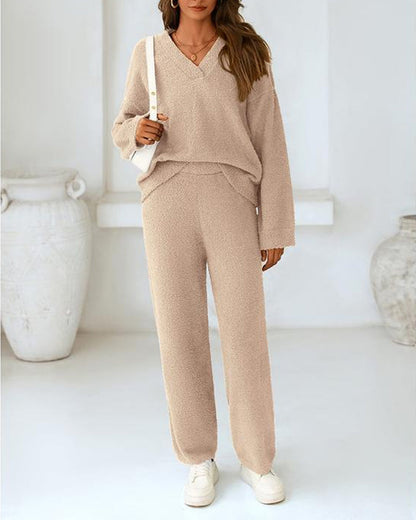 Weiches und kuscheliges Loungewear-Set mit V-Ausschnitt