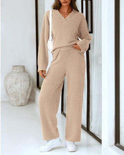 Weiches und kuscheliges Loungewear-Set mit V-Ausschnitt