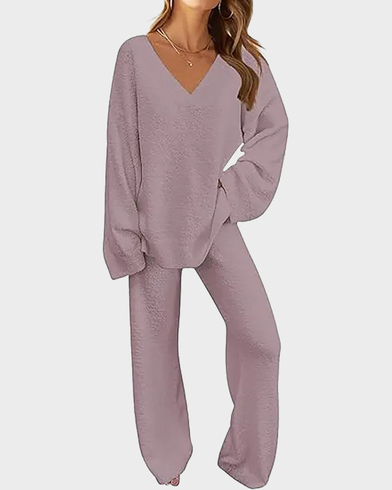 Weiches und kuscheliges Loungewear-Set mit V-Ausschnitt