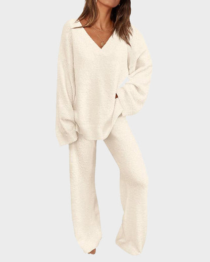 Weiches und kuscheliges Loungewear-Set mit V-Ausschnitt