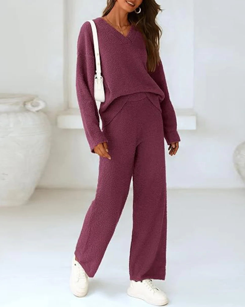 Weiches und kuscheliges Loungewear-Set mit V-Ausschnitt