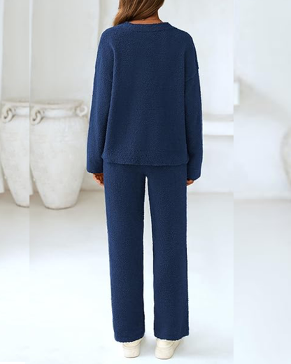 Weiches und kuscheliges Loungewear-Set mit V-Ausschnitt