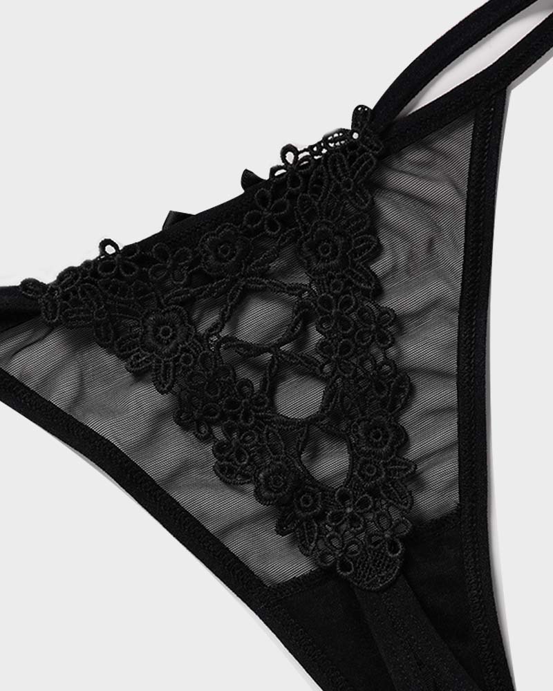 String in Spitze mit Bogenkante